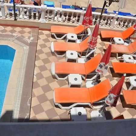 Aparthotel Basils 3*