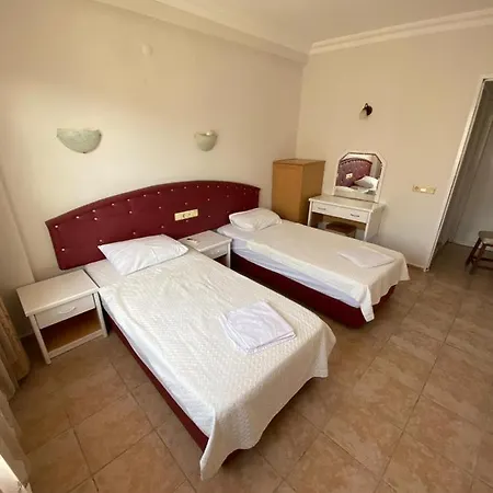 Aparthotel Basils 2*
