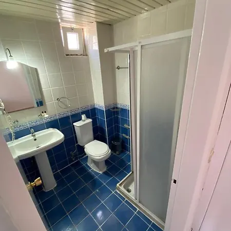 Basils Aparthotel 2*