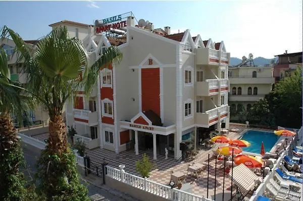 Hotel apartamentowy Basils 3*