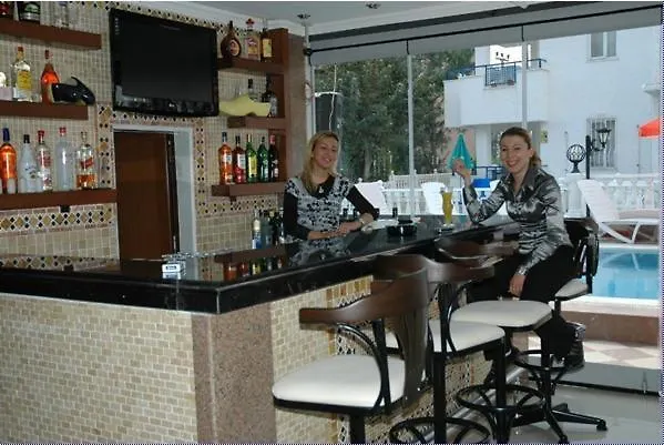 Aparthotel Basils 3*