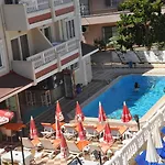 Basils Μαρμαρίς