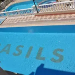 Ξενοδοχείο με διαμερίσματα Basils