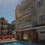 Basils Μαρμαρίς