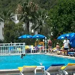 Basils Ξενοδοχείο με διαμερίσματα Μαρμαρίς