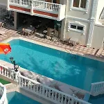 Ξενοδοχείο με διαμερίσματα Basils 3*