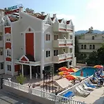 Basils Ξενοδοχείο με διαμερίσματα 3*