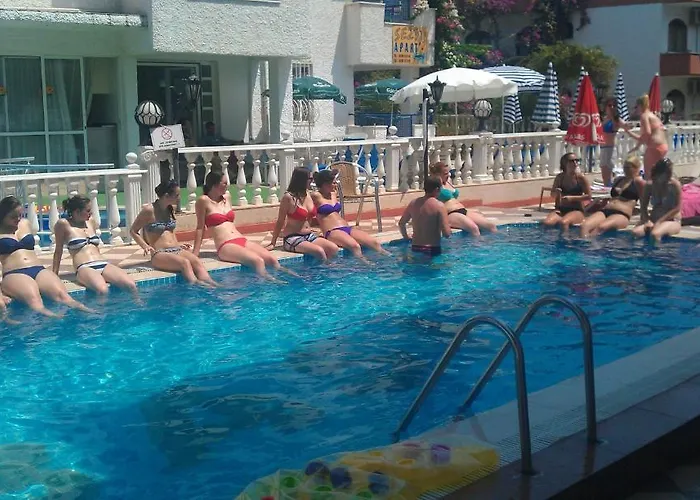 Basils Aparthotel 3*
